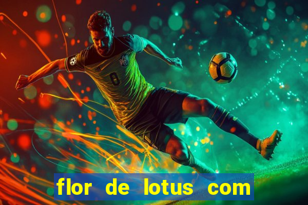 flor de lotus com lua tatuagem